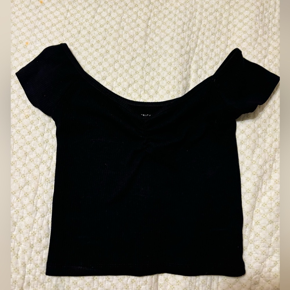 S | Black | American Eagle | Tight off the shoulder crop top